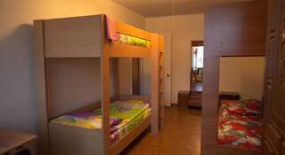 Гостиница Like Hostel Южно-Сахалинск Двухъярусная кровать в общем номере для женщин-4