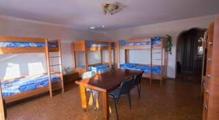 Гостиница Like Hostel Южно-Сахалинск Двухъярусная кровать в общем номере для мужчин и женщин-2